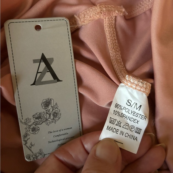 New With Tags AZ Size Small/Medium Pink Athletic Leggings 24” W 28” L - Picture 3 of 6